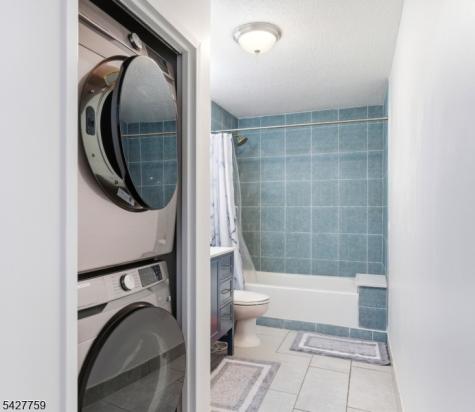 831 Harmon Cove Tower Secaucus NJ 07094