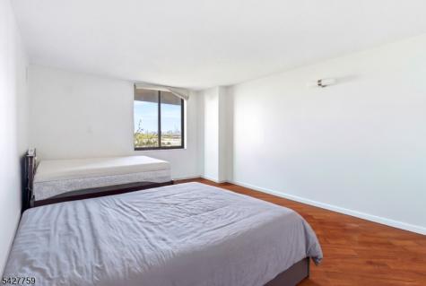 831 Harmon Cove Tower Secaucus NJ 07094