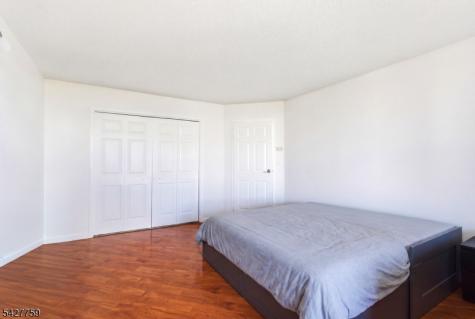 831 Harmon Cove Tower Secaucus NJ 07094