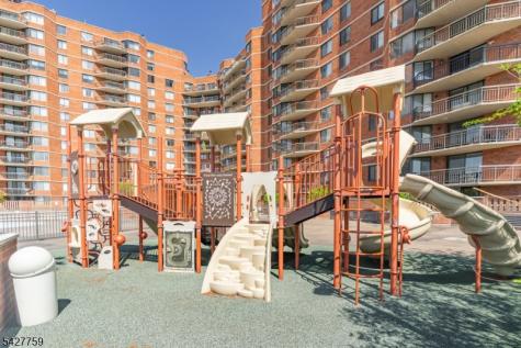 831 Harmon Cove Tower Secaucus NJ 07094