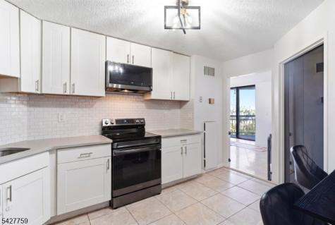 831 Harmon Cove Tower Secaucus NJ 07094