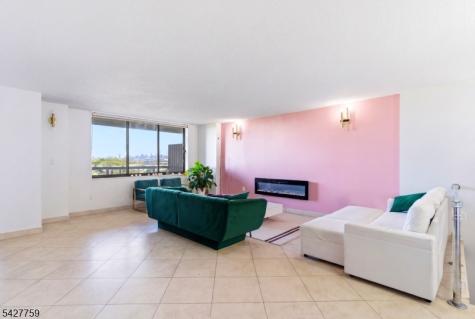831 Harmon Cove Tower Secaucus NJ 07094