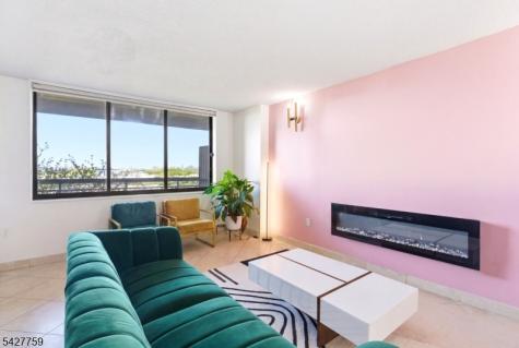 831 Harmon Cove Tower Secaucus NJ 07094