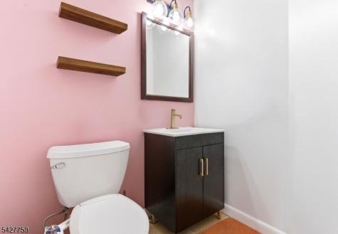 831 Harmon Cove Tower Secaucus NJ 07094