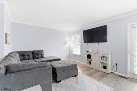 20 Pond Court Hillsborough NJ 08844