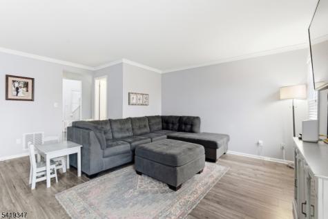 20 Pond Court Hillsborough NJ 08844