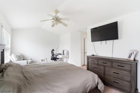 20 Pond Court Hillsborough NJ 08844