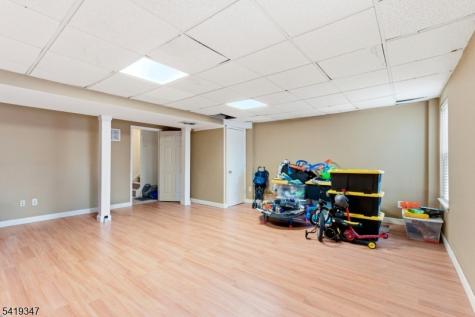 20 Pond Court Hillsborough NJ 08844