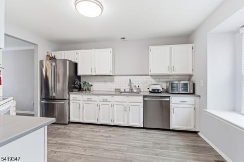 20 Pond Court Hillsborough NJ 08844