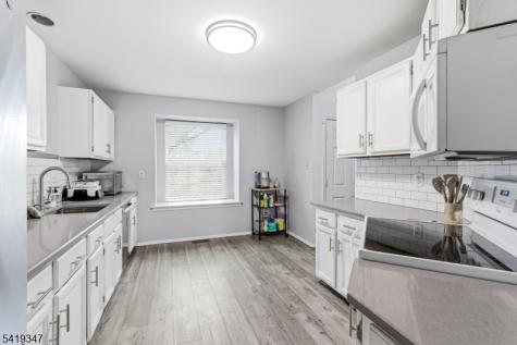 20 Pond Court Hillsborough NJ 08844