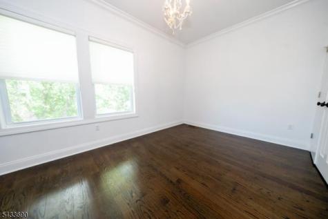 21 Stonybrook Circle Fairfield NJ 07004