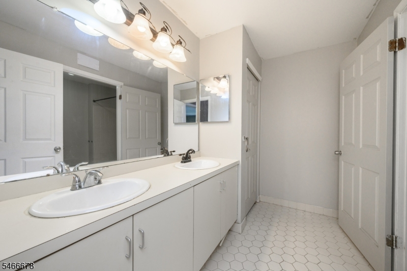 56 Amethyst Way Franklin NJ 08823