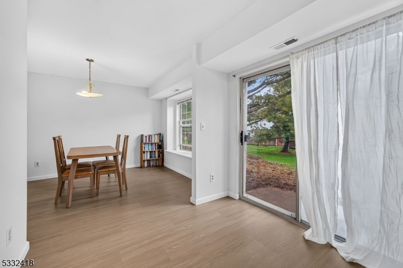 268 Edgeware Court Franklin NJ 08873