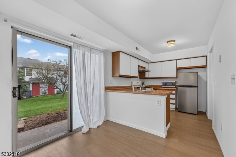 268 Edgeware Court Franklin NJ 08873