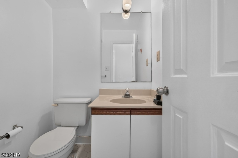 268 Edgeware Court Franklin NJ 08873