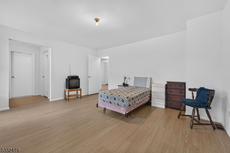 268 Edgeware Court Franklin NJ 08873