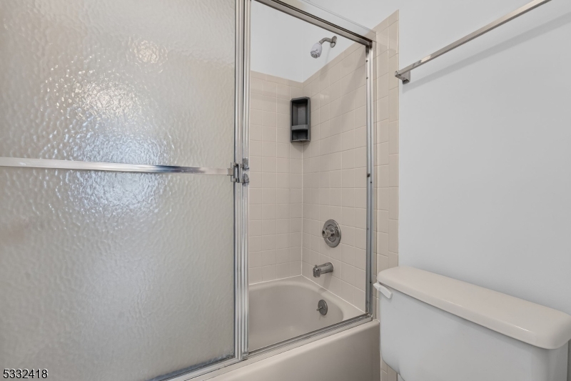 268 Edgeware Court Franklin NJ 08873