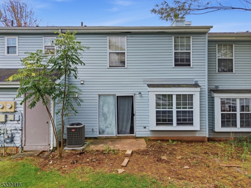 268 Edgeware Court Franklin NJ 08873