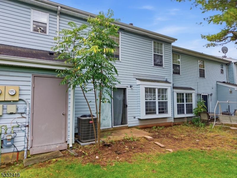 268 Edgeware Court Franklin NJ 08873