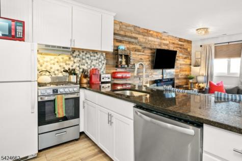 4 Red Lodge Drive Vernon NJ 07462