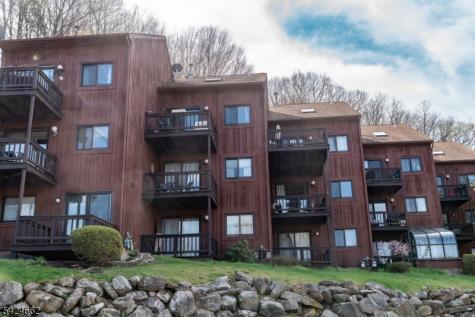 4 Red Lodge Drive Vernon NJ 07462
