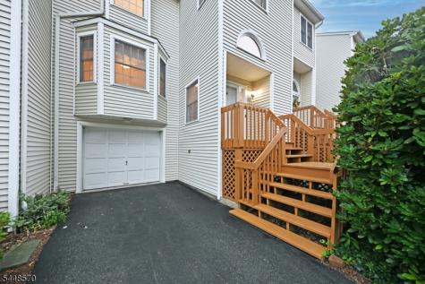 6 Erin Way Lincoln Park NJ 07035