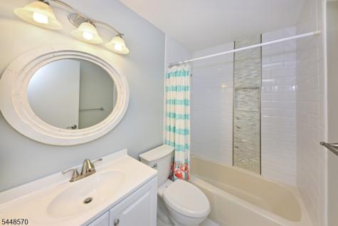 6 Erin Way Lincoln Park NJ 07035