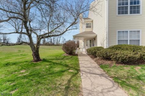 409 Hunt Drive Holland NJ 08848