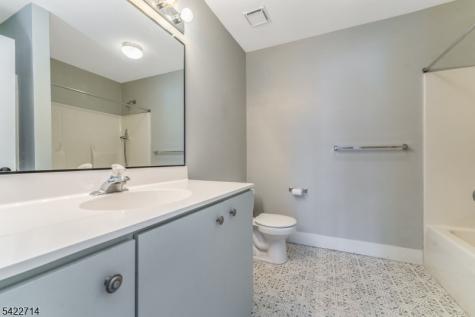 409 Hunt Drive Holland NJ 08848