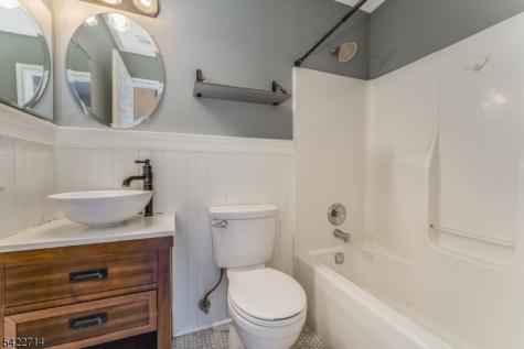 409 Hunt Drive Holland NJ 08848