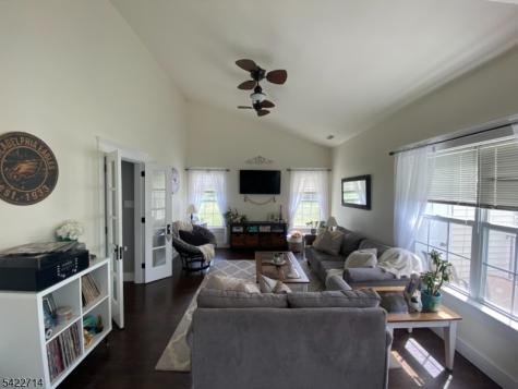 409 Hunt Drive Holland NJ 08848