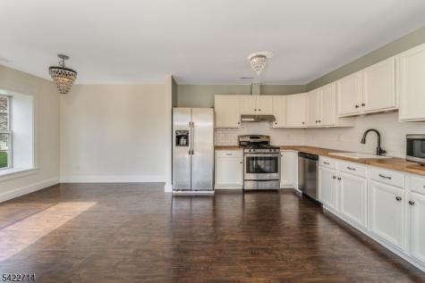 409 Hunt Drive Holland NJ 08848