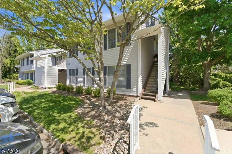 286 Kingbird Court Readington NJ 08887