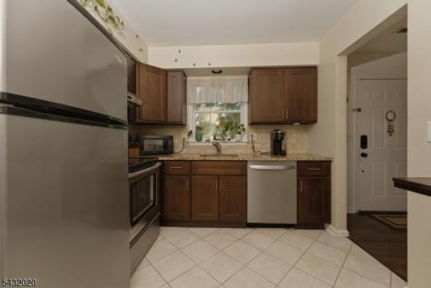286 Kingbird Court Readington NJ 08887