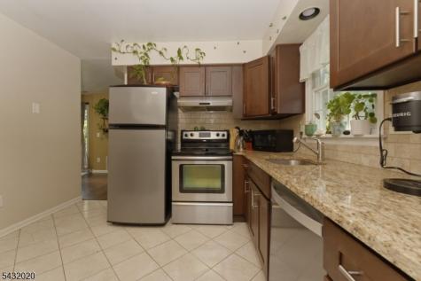 286 Kingbird Court Readington NJ 08887