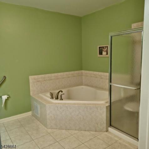15 Zachary Way Mount Arlington NJ 07856