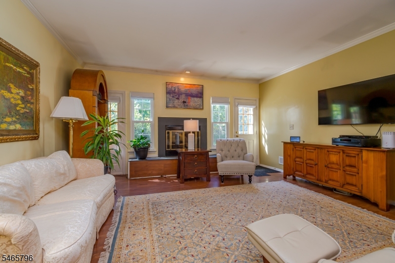 418 Hawkshead Way Franklin NJ 08873