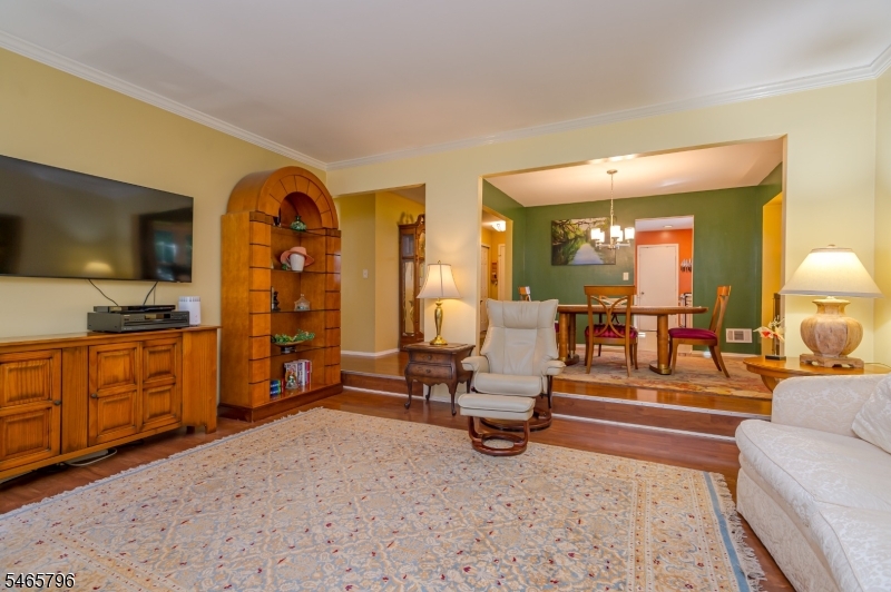 418 Hawkshead Way Franklin NJ 08873