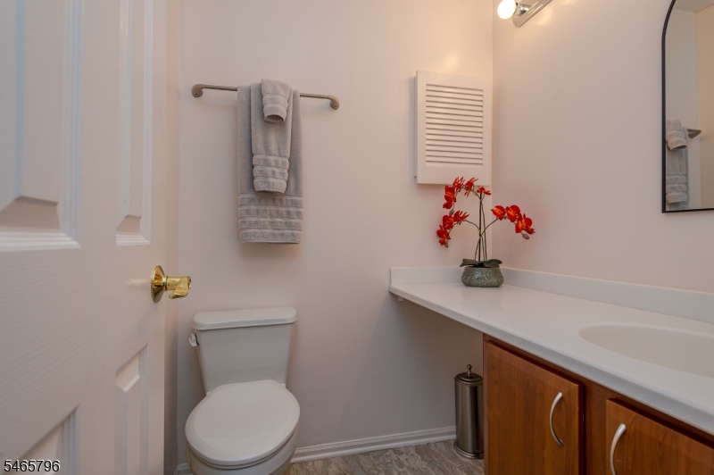 418 Hawkshead Way Franklin NJ 08873