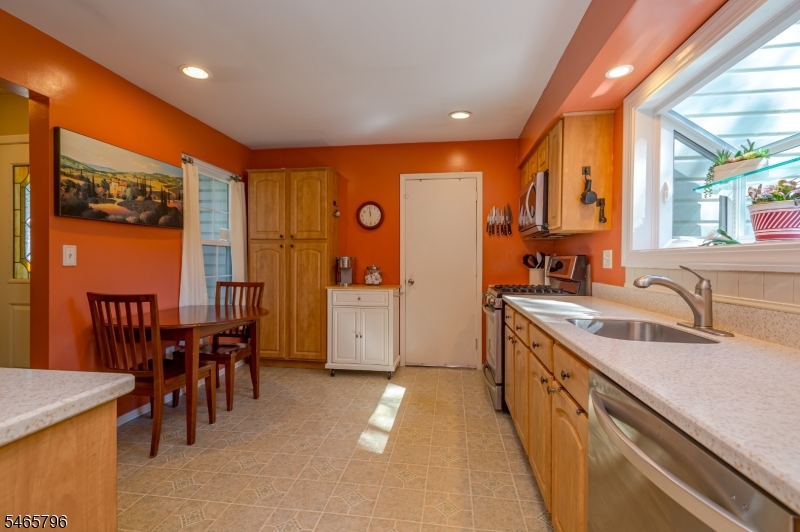 418 Hawkshead Way Franklin NJ 08873
