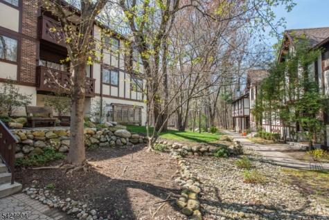 802 Thoreau Court Mahwah NJ 07430