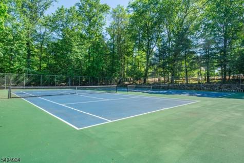 802 Thoreau Court Mahwah NJ 07430