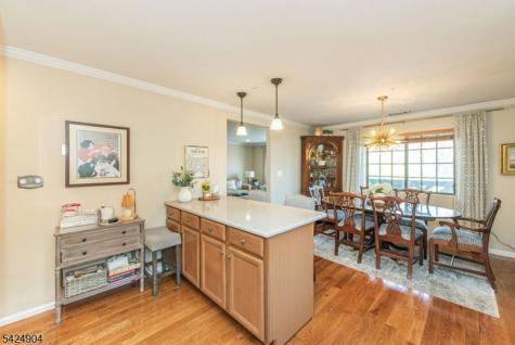 802 Thoreau Court Mahwah NJ 07430