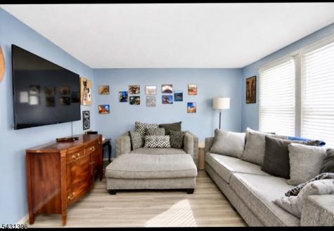 21 Constitution Way Franklin NJ 07416