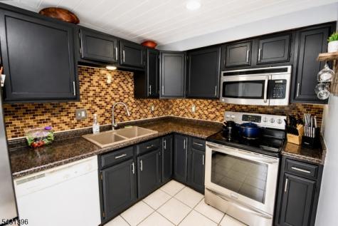 21 Constitution Way Franklin NJ 07416