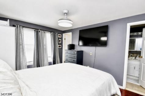 21 Constitution Way Franklin NJ 07416