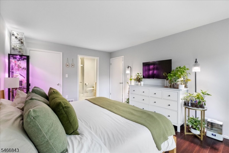 36 Lehavre Court Hamilton NJ 08619
