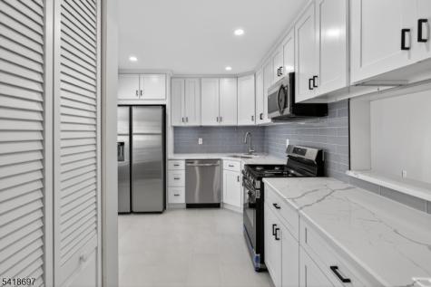 66 Pear Tree Lane Franklin NJ 08823