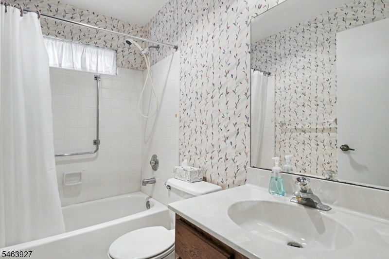 817 Liverpool Circle Manchester NJ 08759
