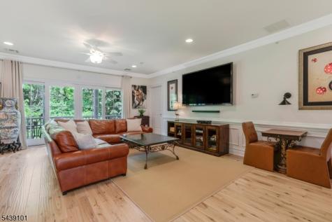 10 Schmidt Circle Watchung NJ 07069